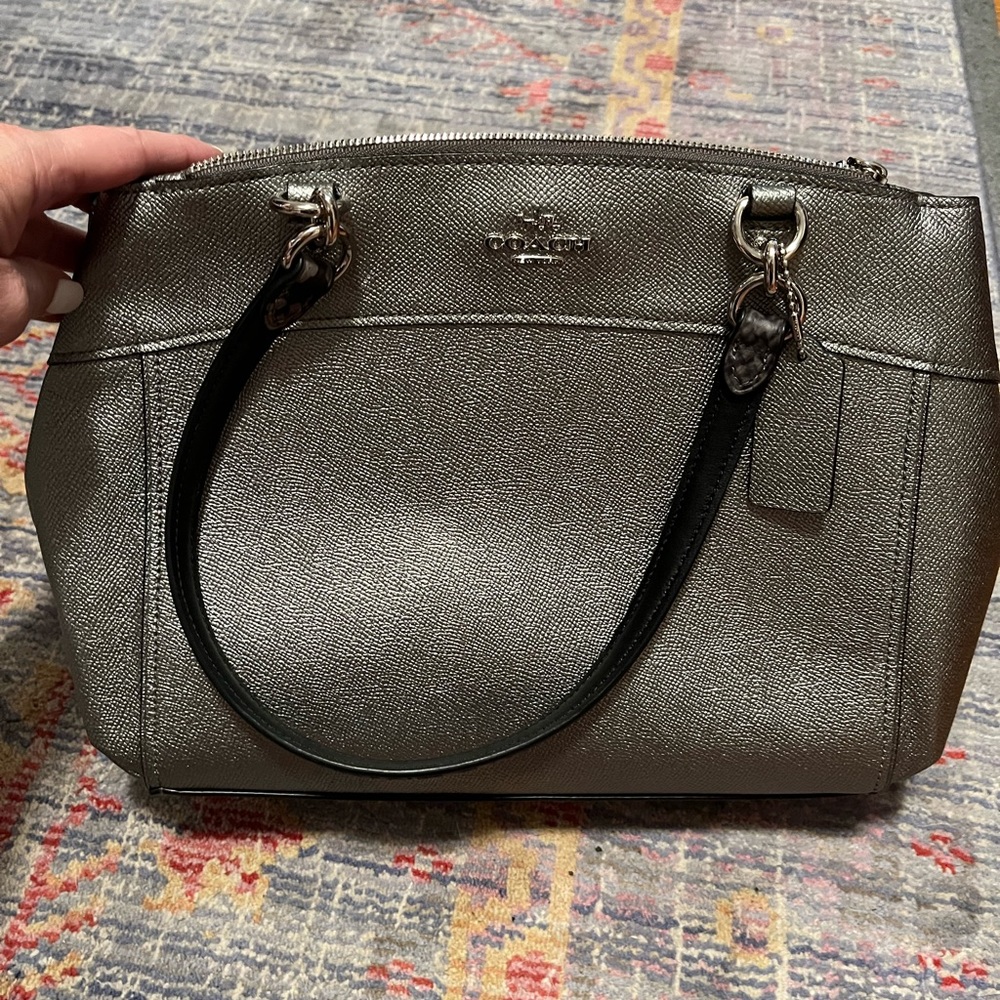 Coach metallic shoulder bag. Like NEW! Lots of compartments!